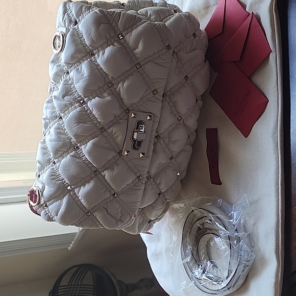 Valentino Garavani Ivory Spikeme Shoulder Bag - Picture 8 of 10